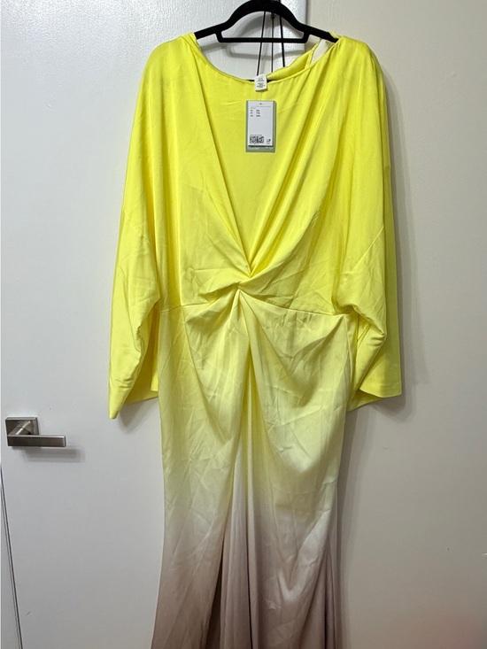 H&M Dresses & Skirts - H&M Yellow and Cream Twist-Front Maxi Dress